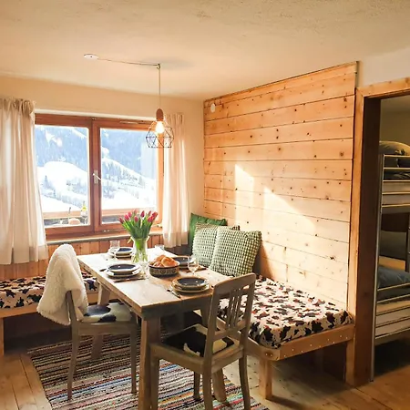 Gemuetliche Mit Kachelofen In Tiroler Bergwelt *